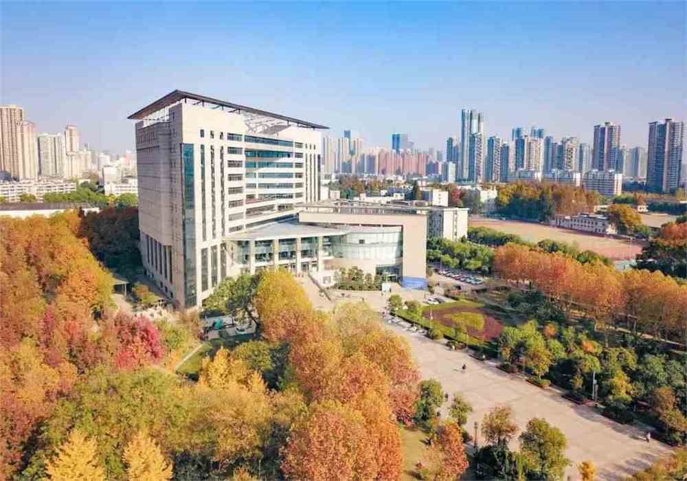 湖北大学_零二七艺考