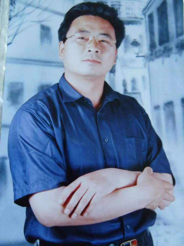 "为你读诗"第8期:诗人张明泉为你朗读昌耀作品《乡愁》