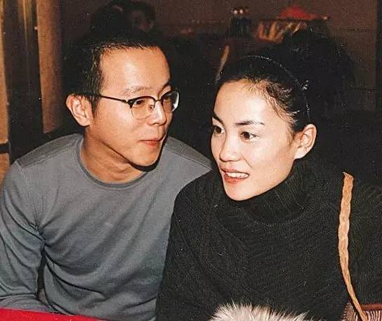 可能第一反应是"王菲前夫"说起窦唯,很多九零后的小伙伴,似乎窦唯一直