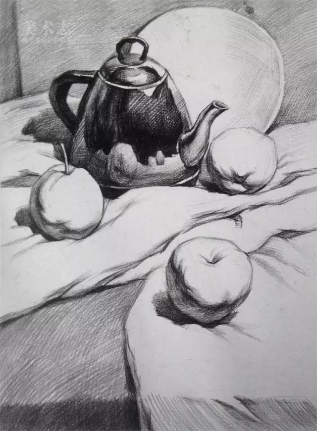 不锈钢水果类静物素描步骤【素描教程】