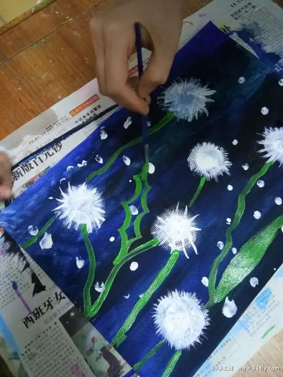 水粉装饰画手绘教程:蒲公英水粉