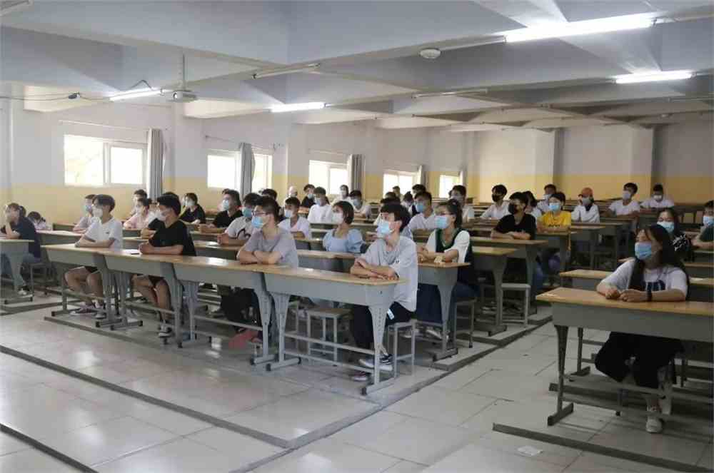 郑州电子信息职业技术学院招生办